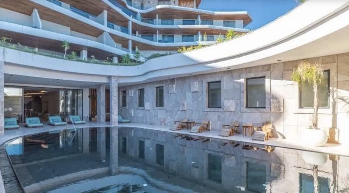 Swimming pool